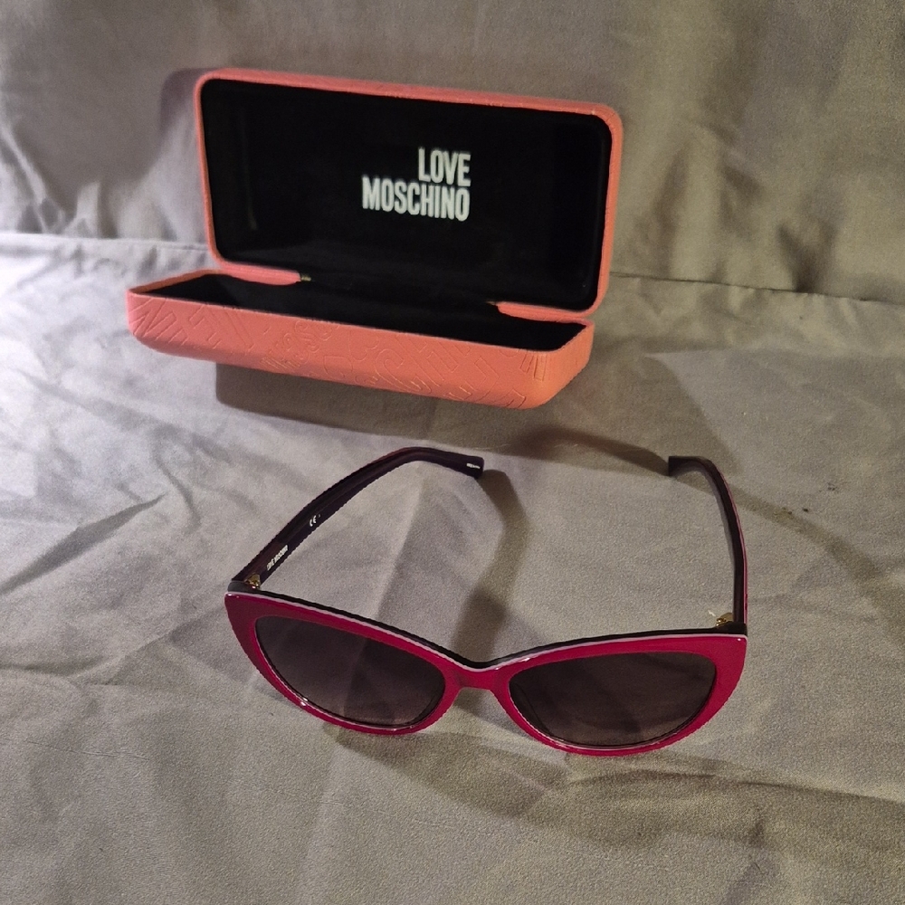 Love Moschino Fuchsia Cat-Eye Sunglasses